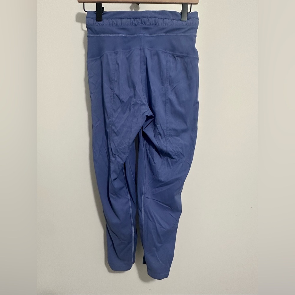 Lululemon Dance Studio Mid Rise Crop Pants - Size 2 - Picture 8 of 11
